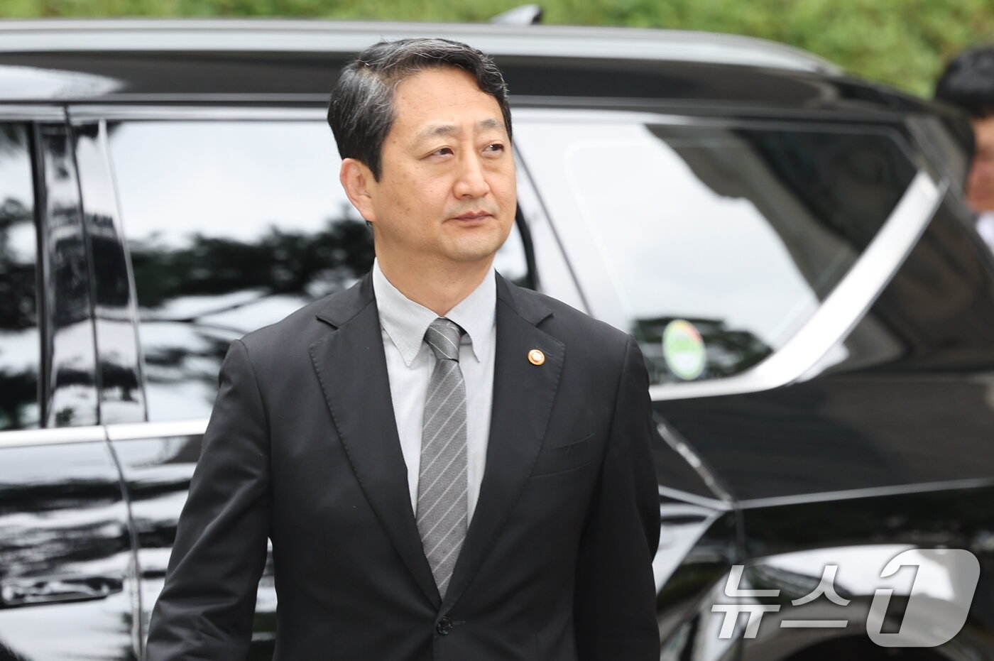 본문 이미지 - 안덕근 산업통상자원부 장관이 2일 내란특검 조사를 받기 위해 서울 서초구 서울고검 청사로 출석하고 있다. 2025.7.2/뉴스1 ⓒ News1 이동해 기자