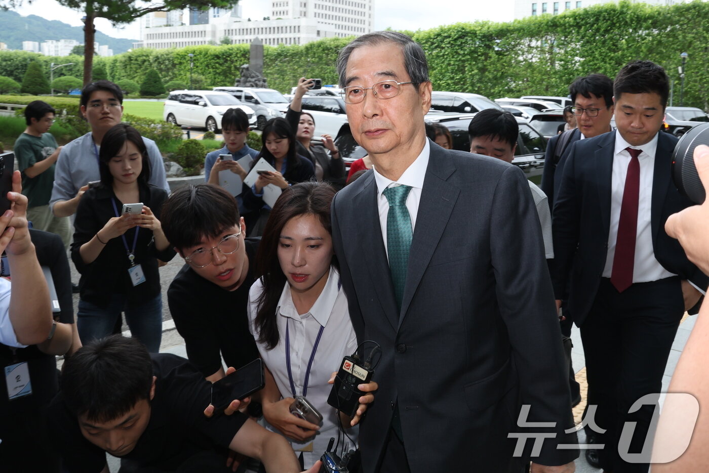 본문 이미지 - 한덕수 전 국무총리가  지난달2일 내란특검 조사를 받기 위해 서울 서초구 서울고검 청사로 출석하고 있다. 2025.7.2/뉴스1 ⓒ News1  