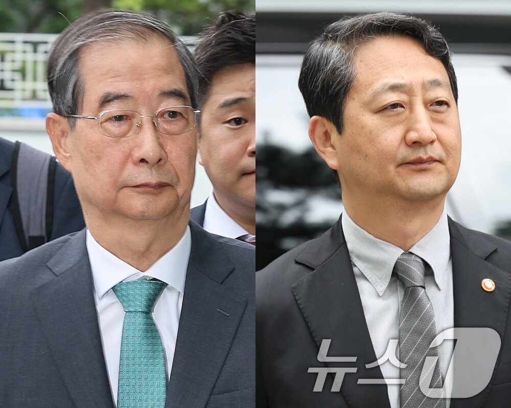본문 이미지 - 한덕수 전 국무총리&#40;왼쪽&#41;과 안덕근 산업통상자원부 장관이 2일 내란특검 조사를 받기 위해 각각 서울 서초구 서울고검 청사로 출석하고 있다. 2025.7.2/뉴스1 ⓒ News1 이동해 기자