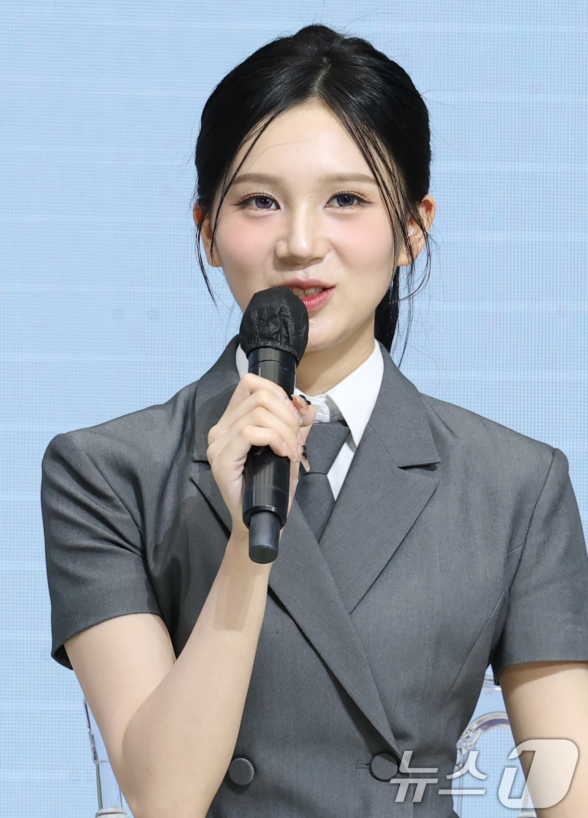 (서울=뉴스1) 권현진 기자 = 블링원 라니가 2일 오전 서울 중구 월드케이팝센터에서 열린 3집 디지털 싱글 ‘미스터’ 발매 기념 쇼케이스에서 인사말을 하고 있다. 2025.7.2 …