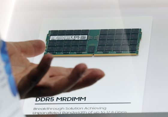 범용 D램 11달러, 낸드 9달러…반도체 '하이퍼 불'에 더블 신기록