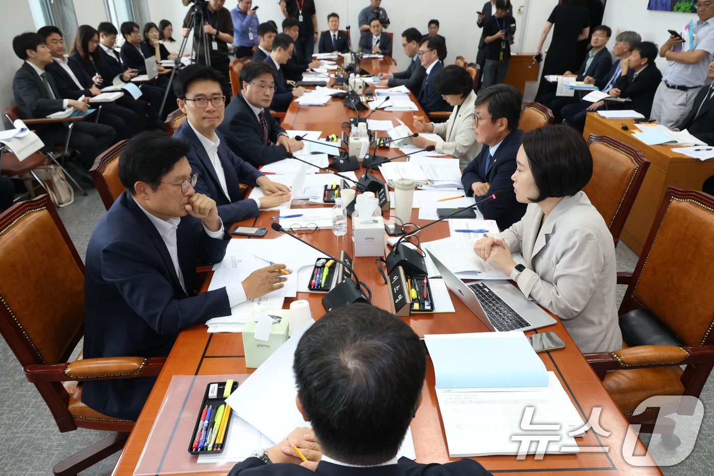 (서울=뉴스1) 이광호 기자 = 2일 오후 서울 여의도 국회에서 예산결산특별위원회 제1차 2025년도 제2회 추가경정예산안 등 조정소위원회가 열리고 있다.   2025.7.2/뉴스 …