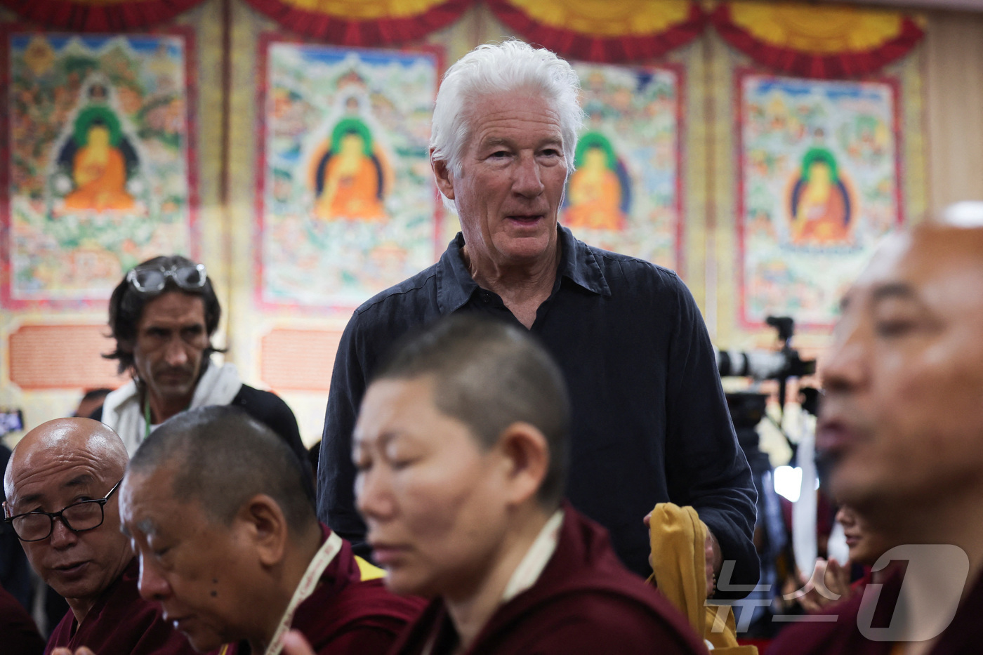 (인도 다람살라 로이터=뉴스1) 신기림 기자 = 불교 신자로 알려진 할리우드 배우 리처드 기어가 2일 티베트 망명정부가 위치한 인도 다람살라 북쪽 언덕 마을의 쓰글라크항 인근 달라 …