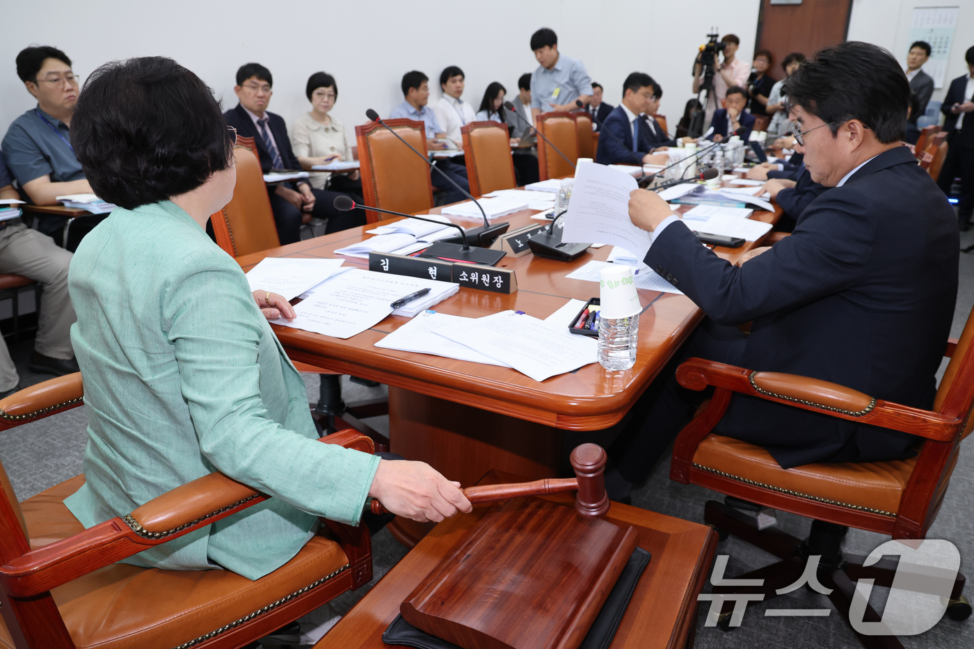 (서울=뉴스1) 안은나 기자 = 국회 과학기술정보방송통신위원회 정보통신방송법안심사소위원장인 김현 더불어민주당 간사가 2일 오후 서울 여의도 국회에서 열린 제426회국회(임시회) 제 …