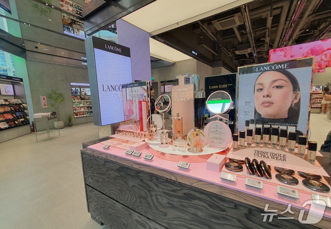 본문 이미지 - CJ올리브영이 2일 강남 최대 규모의 ‘센트럴 강남 타운’을 오픈했다. 2025.7.2/뉴스1 ⓒ News1 김명신 기자