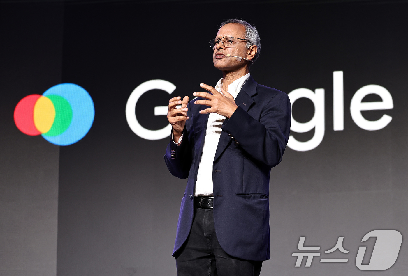 (서울=뉴스1) 구윤성 기자 = 마니쉬 굽타 구글 딥마인드 시니어 디렉터가 2일 오후 서울 강남구 조선팰리스에서 열린 '구글 포 코리아''에서 축사하고 있다. 2025.7.2/뉴스 …