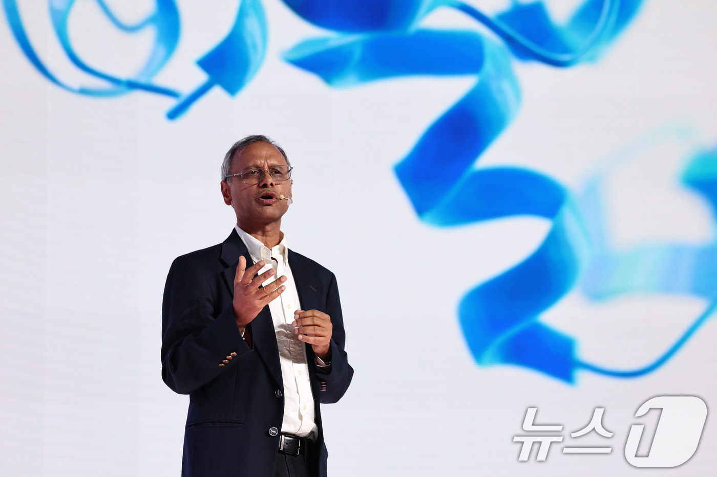 (서울=뉴스1) 구윤성 기자 = 마니쉬 굽타 구글 딥마인드 시니어 디렉터가 2일 오후 서울 강남구 조선팰리스에서 열린 '구글 포 코리아''에서 축사하고 있다. 2025.7.2/뉴스 …