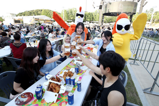 "치맥으로 대프리카 더위·스트레스 해소"…대구치맥페스티벌 개막