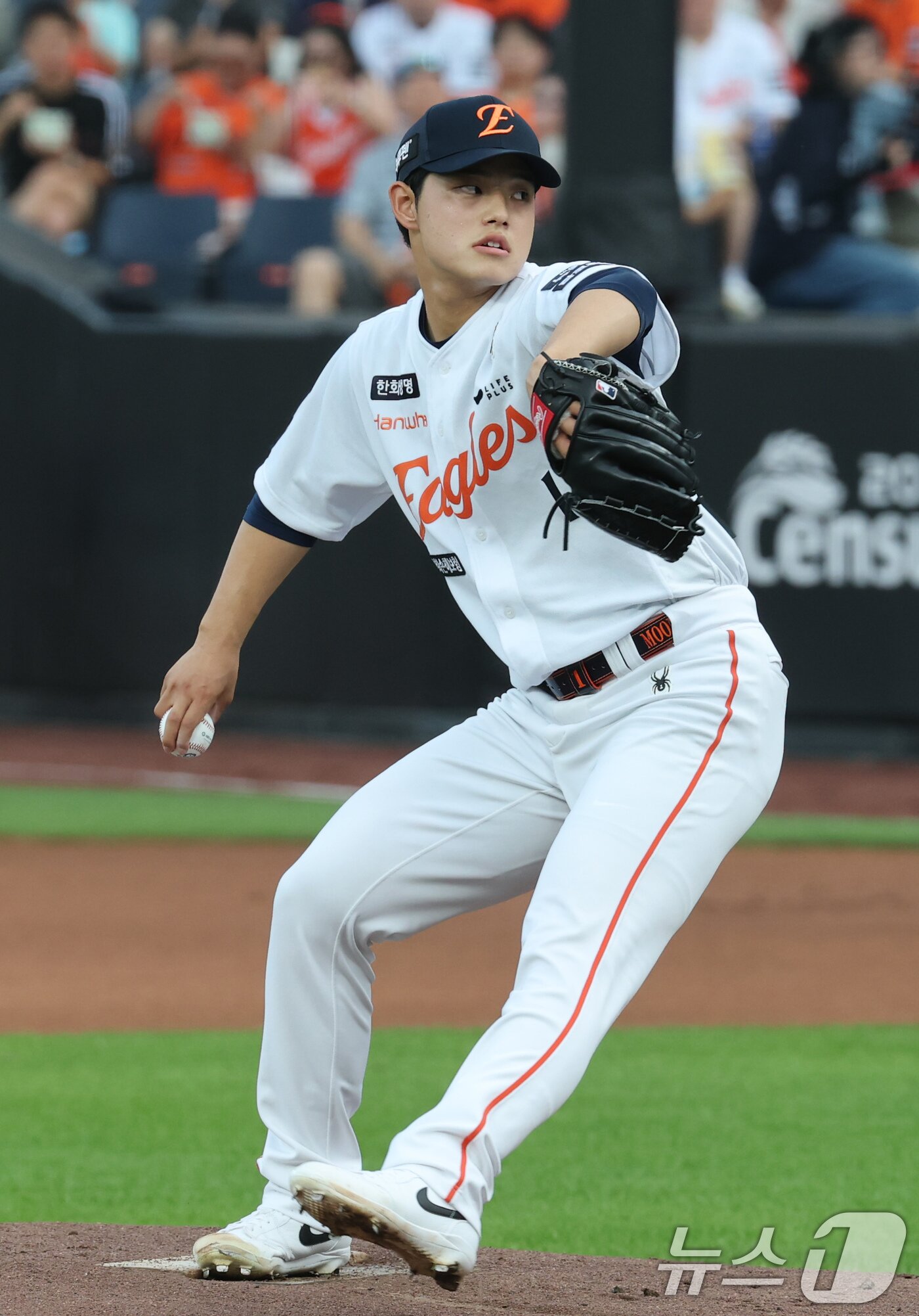 본문 이미지 - 2일 오후 대전한화생명 볼파크에서 열린 프로야구 '2025 신한 SOL뱅크 KBO 리그' 한화 이글스와 NC 다이노스 경기에서 한화 선발 문동주가 역투하고 있다. 2025.7.2/뉴스1 ⓒ News1 김기태 기자