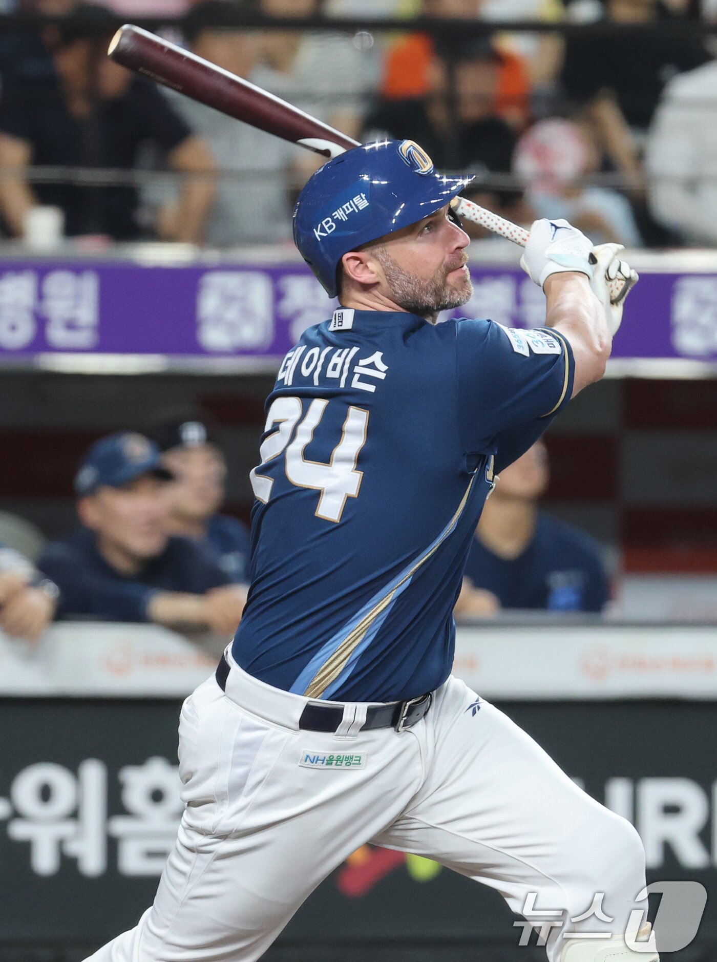 본문 이미지 - 2일 오후 대전한화생명 볼파크에서 열린 프로야구 &#39;2025 신한 SOL뱅크 KBO 리그&#39; 한화 이글스와 NC 다이노스 경기에서 7회초 1사 NC 데이비슨이 솔로홈런을 치고 있다. 2025.7.2/뉴스1 ⓒ News1 김기태 기자