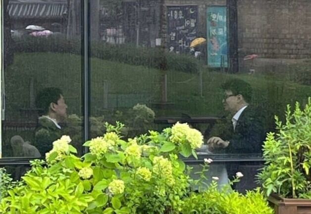 전한길 '10만 양병설' 속 한동훈-안철수, '극우화 막겠다' 전격 회동