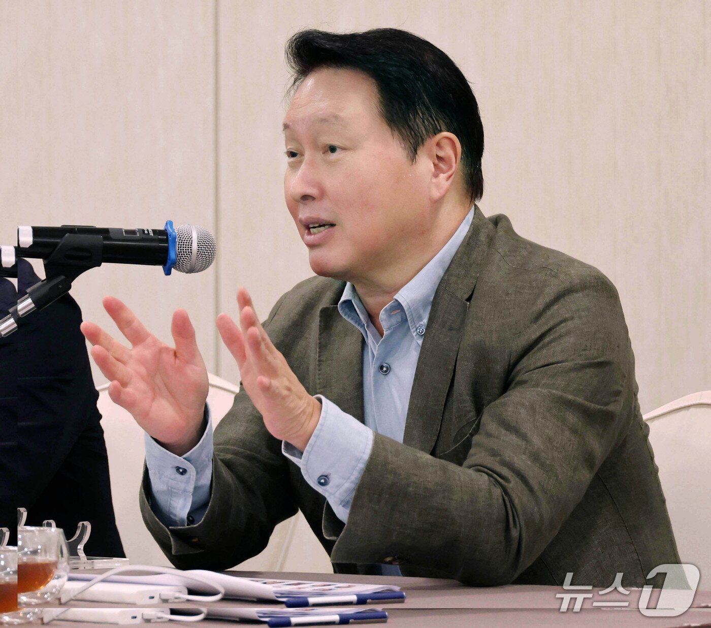 본문 이미지 - 최태원 대한상공회의소 회장이 17일 대한상의 하계포럼 기자간담회에서 발언하고 있다. &#40;사진제공 = 대한상의&#41; ⓒ News1 박기호 기자 