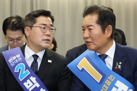 정청래 '굳히기' vs 박찬대 '대역전'…'강성 표심' 구애 경쟁