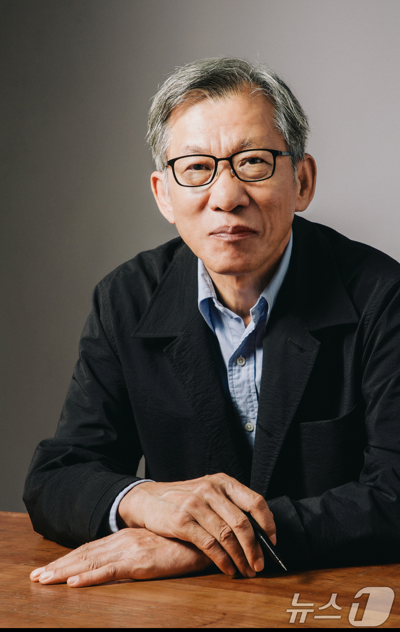 (서울=뉴스1) 허경 기자 = 이재명 대통령이 20일 국립중앙박물관장에 유홍준 명지대 미술사학과 석좌교수를 임명했다. (대통령실 제공. 재판매 및 DB 금지) 2025.7.20/뉴 …