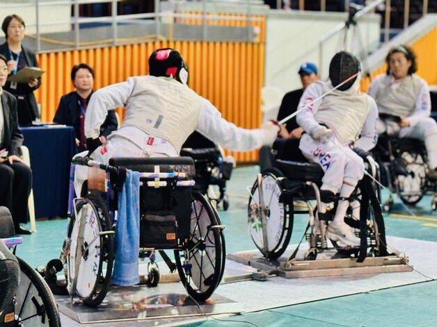 전국 장애인펜싱 선수들, 익산서 치열한 승부…100여명 참가