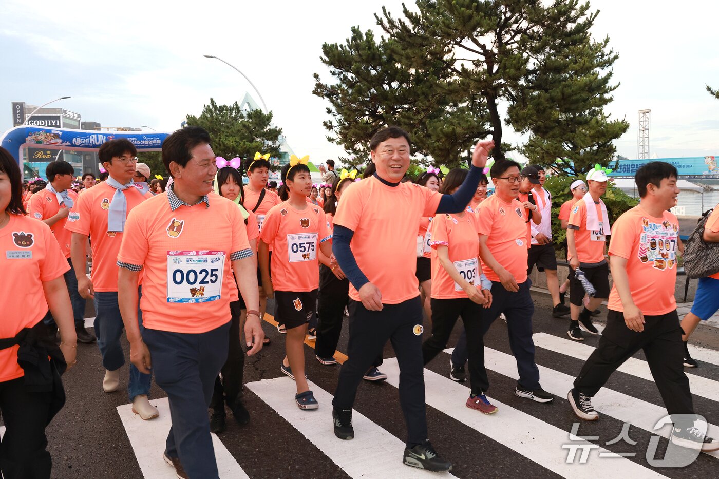 본문 이미지 - 2025 울산 조선해양축제가 지난 18일부터 20일까지 사흘간 일산해수욕장 일대에서 성황리에 열렸다.&#40;울산 동구 제공. 재판매 및 DB금지&#41;/뉴스1