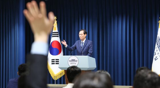 질문 받은 우상호 정무수석