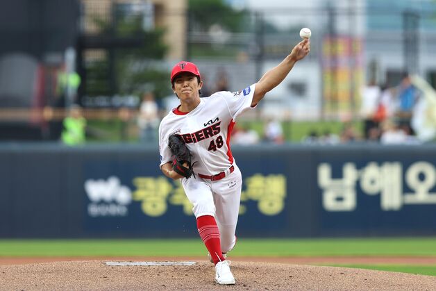 KIA 이의리, 417일 만에 복귀…4이닝 2실점 역투 '최고 151㎞'