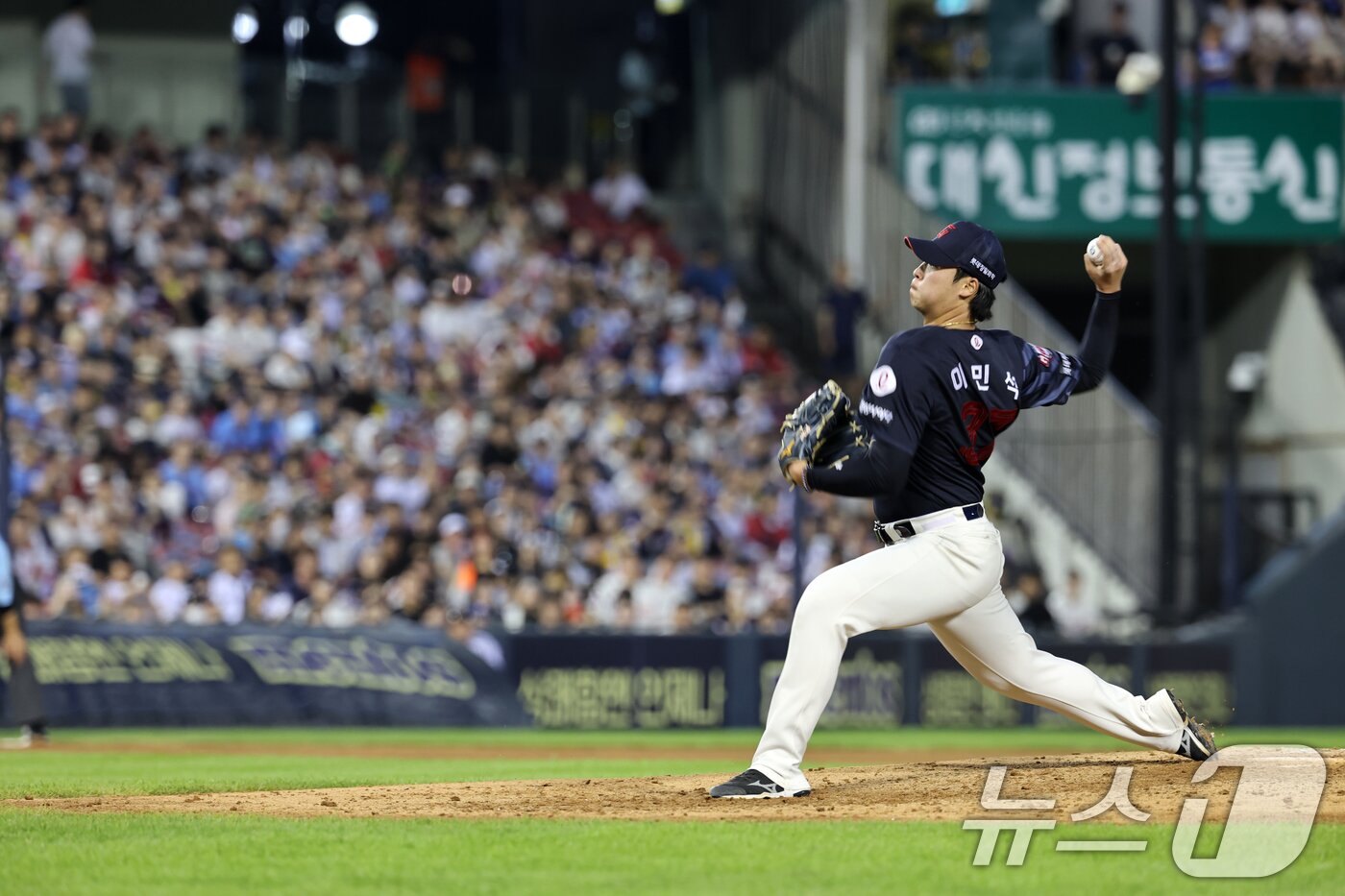 본문 이미지 - 롯데 자이언츠 투수 이민석. 2025.7.20/뉴스1 ⓒ News1 이승배 기자