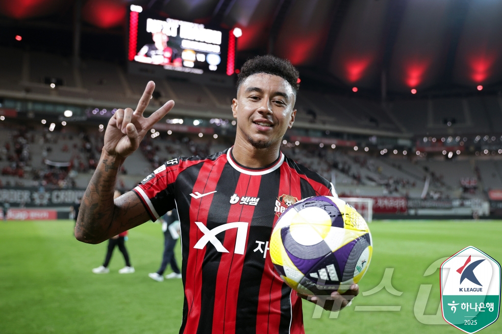 (서울=뉴스1) 김진환 기자 = FC서울의 린가드가 20일 오후 서울 마포구 상암동 서울월드컵경기장에서 열린 하나은행 K리그1 22라운드 울산HD와의 홈 경기에서 결승골을 넣은 린 …