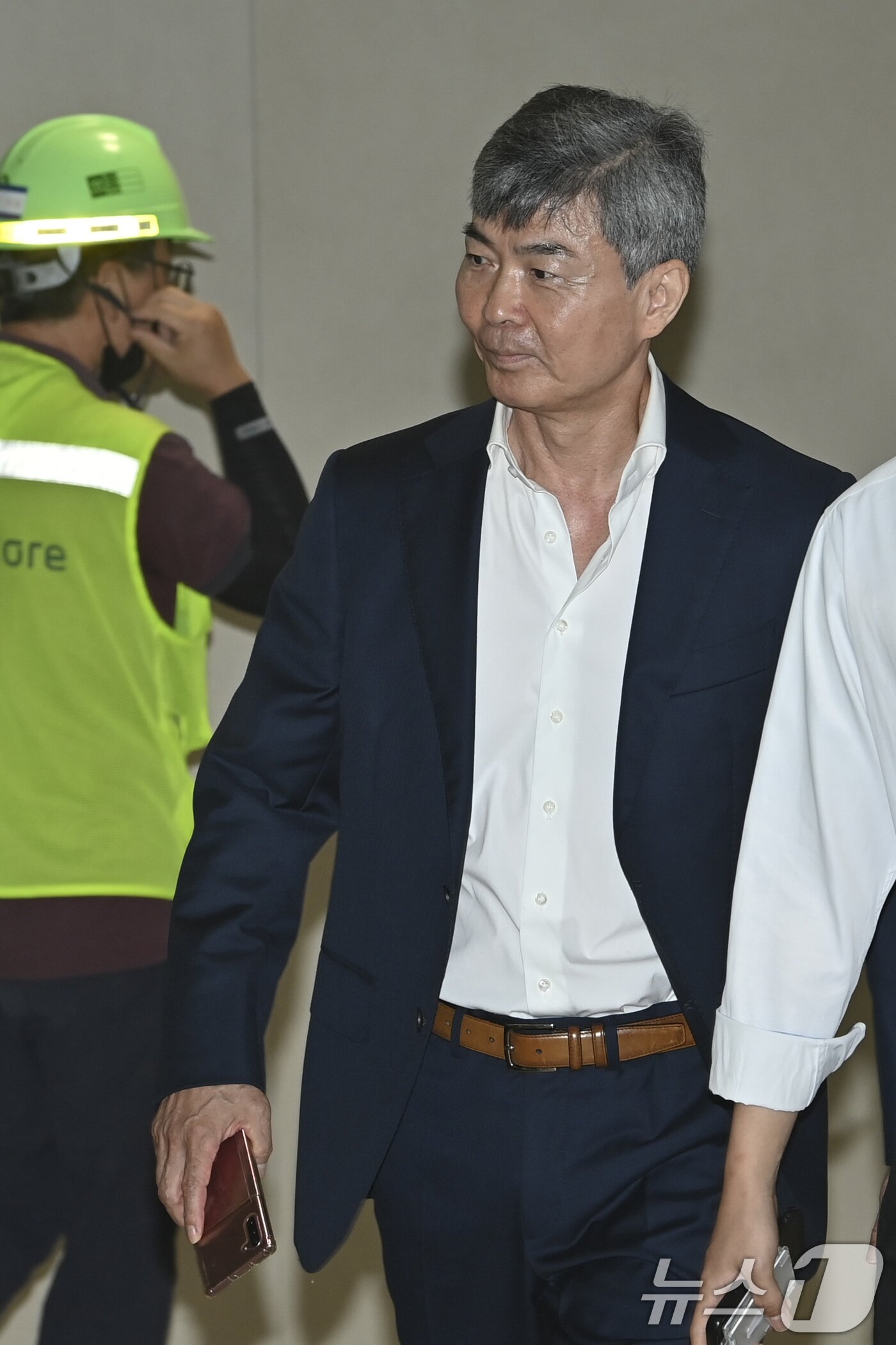 본문 이미지 - 이종호 전 블랙펄인베스트 대표가 21일 서울 종로구 윤석열 전 대통령의 부인 김건희 여사 관련 의혹을 수사하는 민중기 특별검사팀 사무실에 조사를 받기 위해 출석하고 있다. (공동취재) 2025.7.21/뉴스1 ⓒ News1 김성진 기자