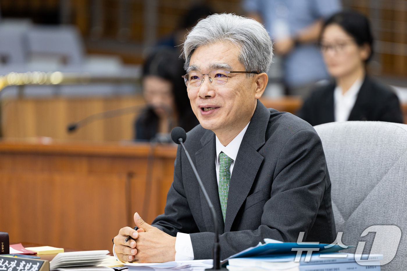 (서울=뉴스1) 유승관 기자 = 김상환 헌법재판소장 후보자가 21일 서울 여의도 국회 헌법재판소 재판관후보자를 겸하는 헌재소장 임명동의에 관한 인사청문특별위원회에서 열린 인사청문회 …