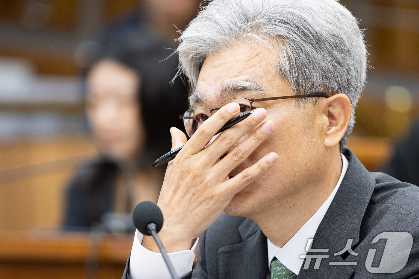 (서울=뉴스1) 유승관 기자 = 김상환 헌법재판소장 후보자가 21일 서울 여의도 국회 헌법재판소 재판관후보자를 겸하는 헌재소장 임명동의에 관한 인사청문특별위원회에서 열린 인사청문회 …