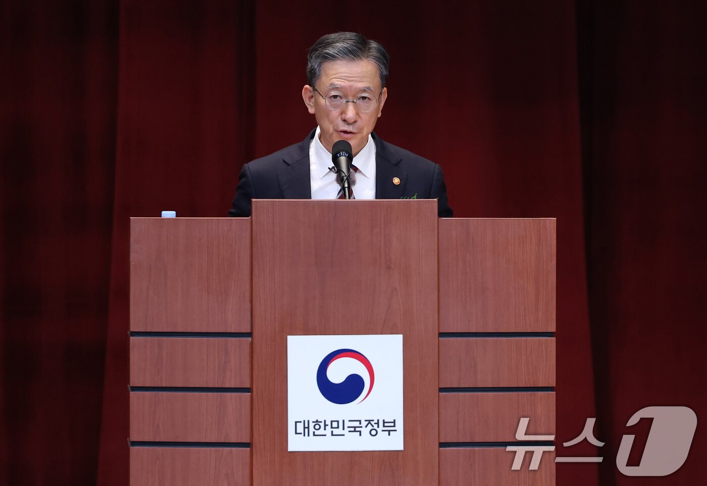 본문 이미지 - 정성호 신임 법무부 장관이 21일 오전 경기 과천시 정부과천청사에서 열린 취임식에서 취임사를 하고 있다. 2025.7.21/뉴스1 ⓒ News1 오대일 기자