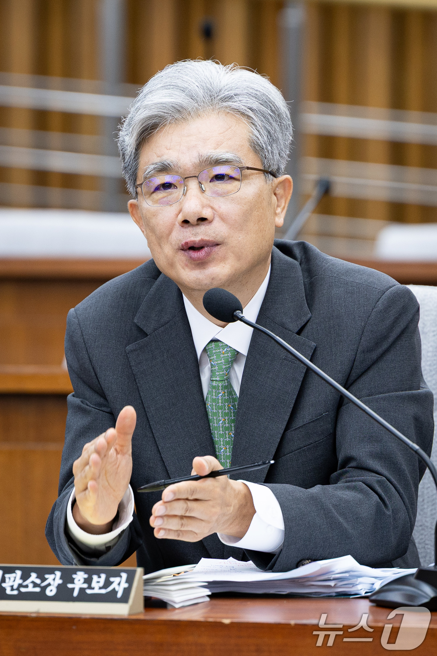 (서울=뉴스1) 유승관 기자 = 김상환 헌법재판소장 후보자가 21일 서울 여의도 국회 헌법재판소 재판관후보자를 겸하는 헌재소장 임명동의에 관한 인사청문특별위원회에서 열린 인사청문회 …