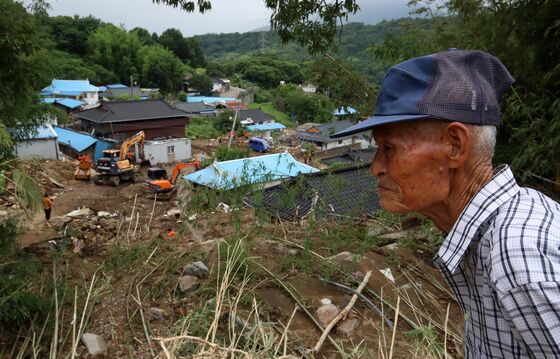 사상 최초 '전 군민 대피령'…괴물호우 휩쓴 산청군 사실상 마비상태