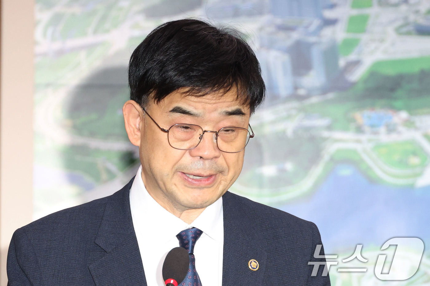 (서울=뉴스1) 이광호 기자 = 이상경 국토교통부1차관이 21일 오후 서울 여의도 국회에서 열린 국토교통위원회 전체회의에 출석해 인사말을 하고 있다. 2025.7.21/뉴스1