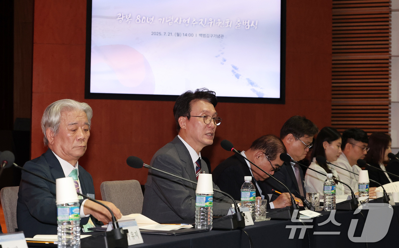 (서울=뉴스1) 김성진 기자 = 김민석 국무총리가 21일 서울 용산구 백범김구기념관에서 열린 광복 80주년 기념사업 추진위원회 1차 회의에서 모두발언을 하고 있다. 2025.7.2 …