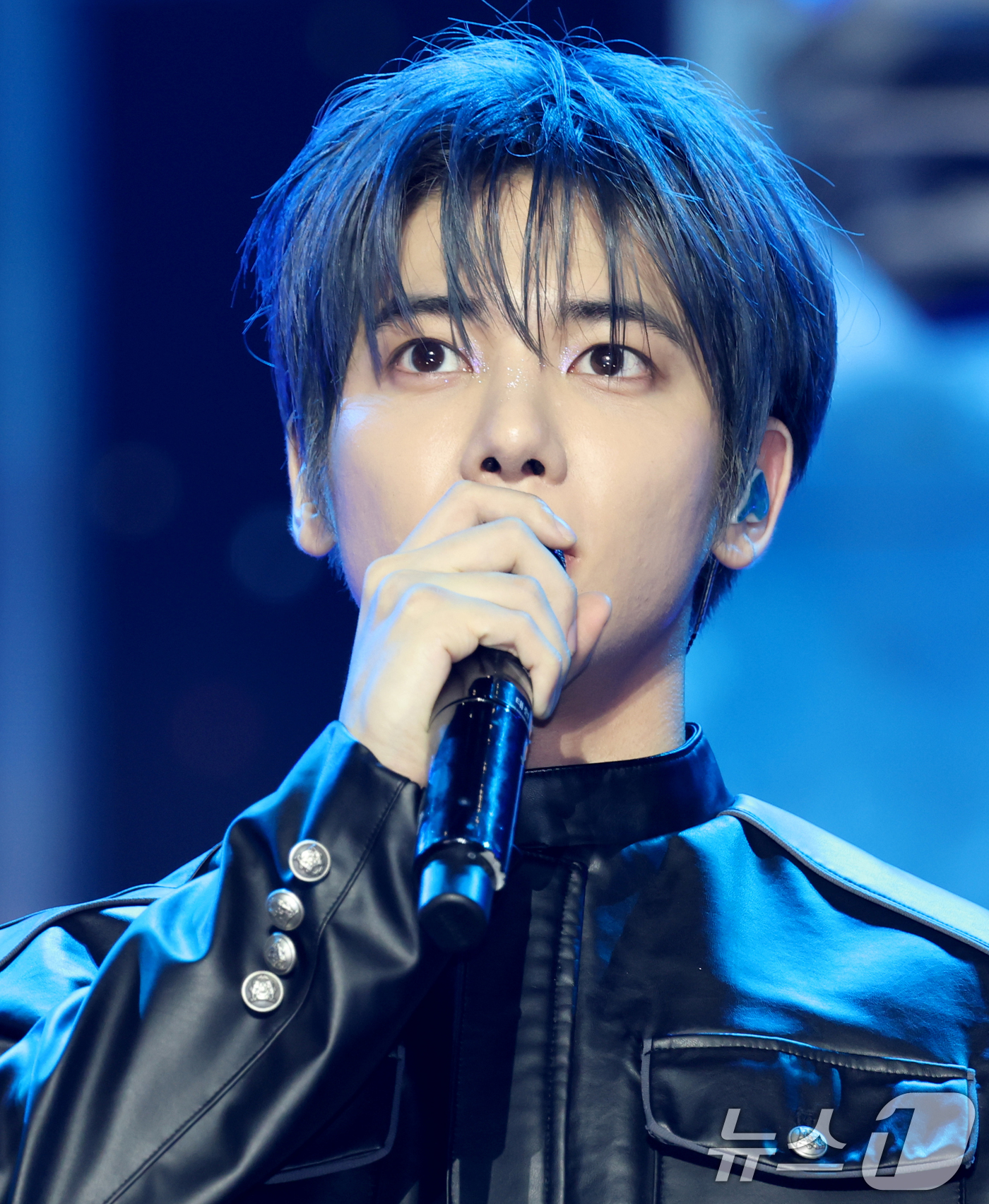 (서울=뉴스1) 권현진 기자 = 그룹 투모로우바이투게더(TXT,TOMORROW X TOGETHER) 태현이 21일 오후 서울 동대문구 경희대학교 서울캠퍼스 평화의전당에서 가진 정규 …