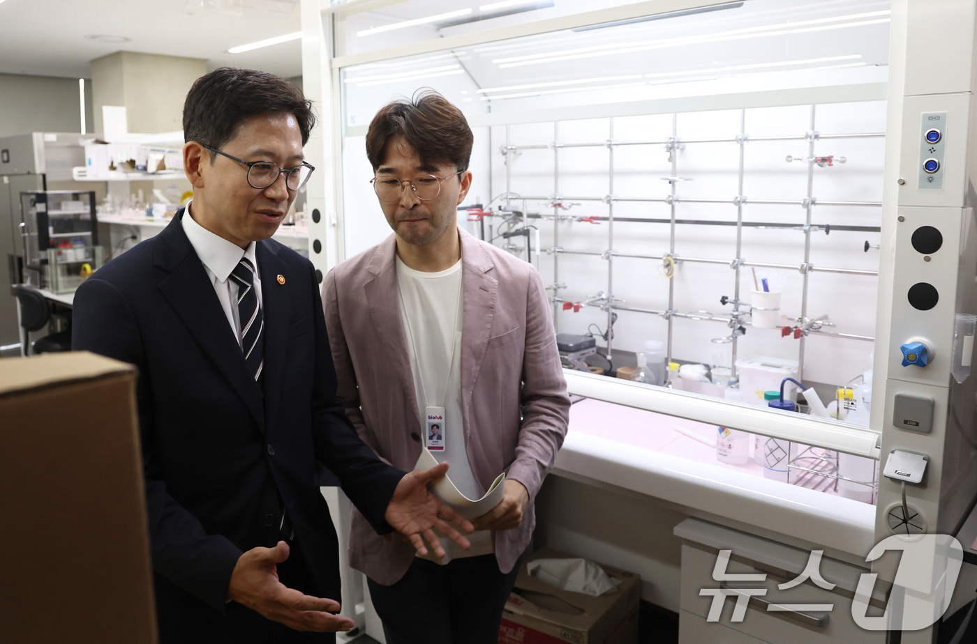 (서울=뉴스1) 구윤성 기자 = 배경훈 과학기술정보통신부 장관이 21일 오후 동대문구 서울바이오허브에서 열린 AI 바이오분야 현장 간담회에서 모두발언을 하고 있다. 2025.7.2 …