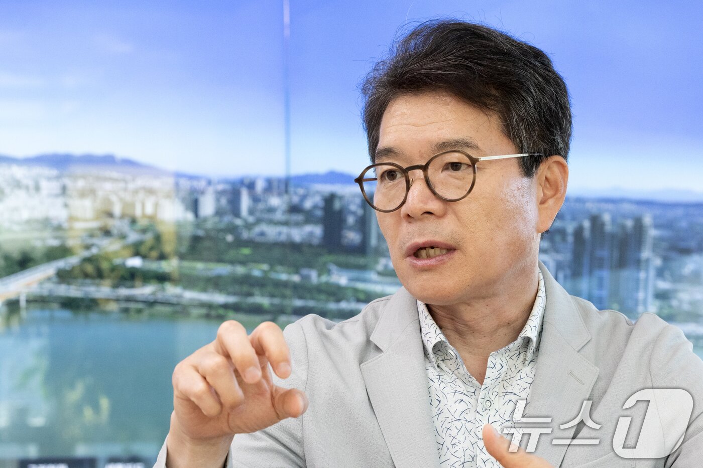 본문 이미지 - 올해 7월 뉴스1과 인터뷰 중인 정원오 서울 성동구청장. ⓒ News1 이승배 기자