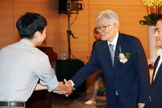 공무원 징계 불복 절차 간소화…서면심리만으로도 무효·취소