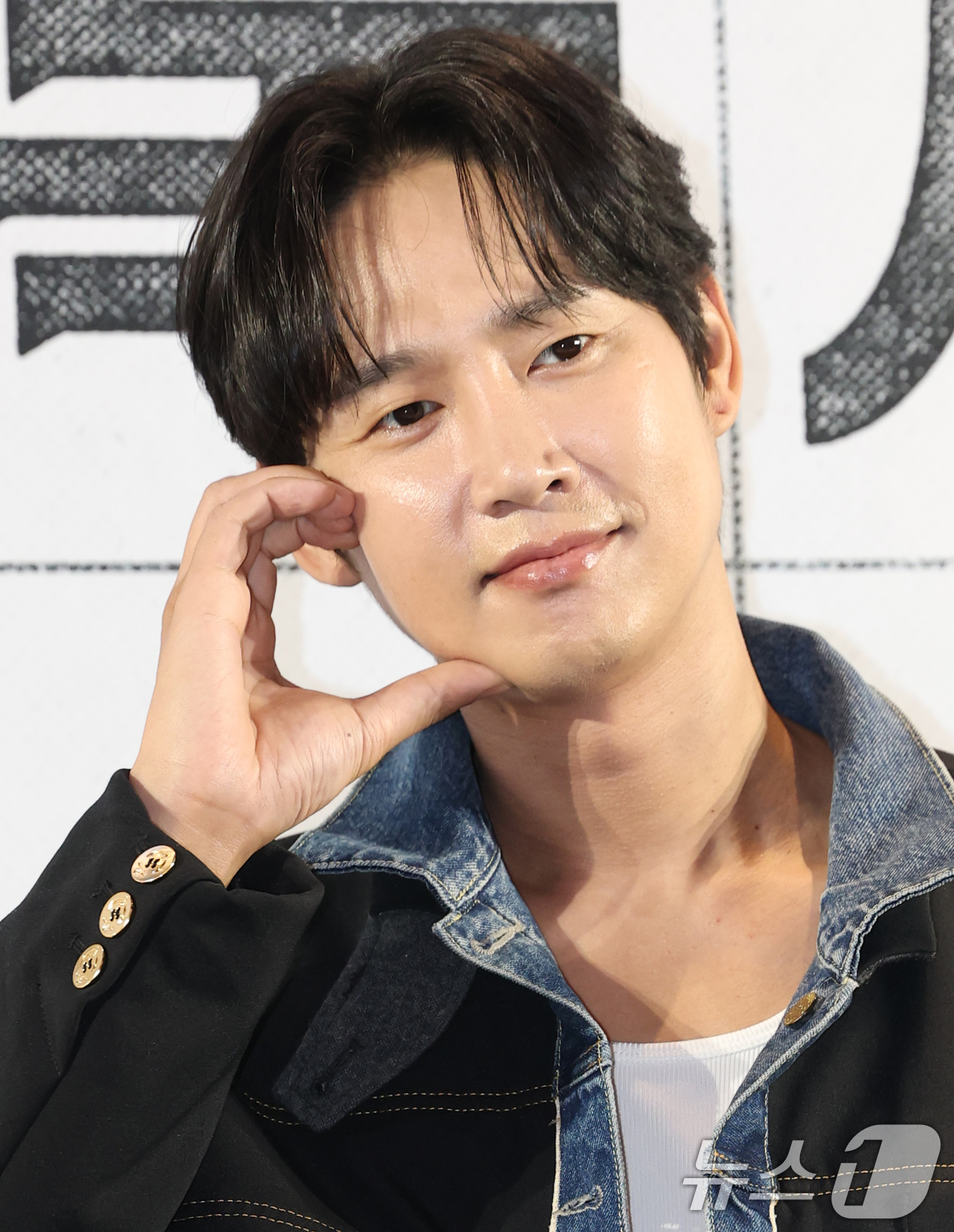 (서울=뉴스1) 권현진 기자 = 배우 박성훈이 21일 서울 송파구 롯데시네마 월드타워점에서 열린 영화 '전지적 독자 시점‘(감독 김병우) VIP 시사회에 참석해 포즈를 취하고 있다 …