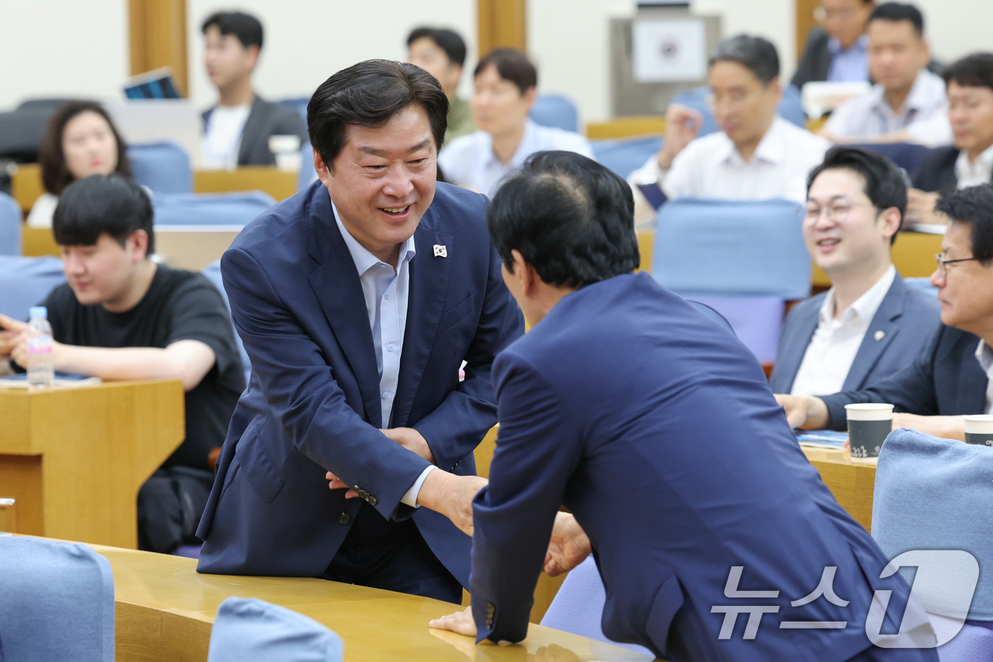 (서울=뉴스1) 안은나 기자 = 황명선 더불어민주당 최고위원 후보가 22일 오전 서울 여의도 국회의원회관에서 열린 '경제는 민주당 : 코스피 5000시대 실현을 위해 민주당이 할 …