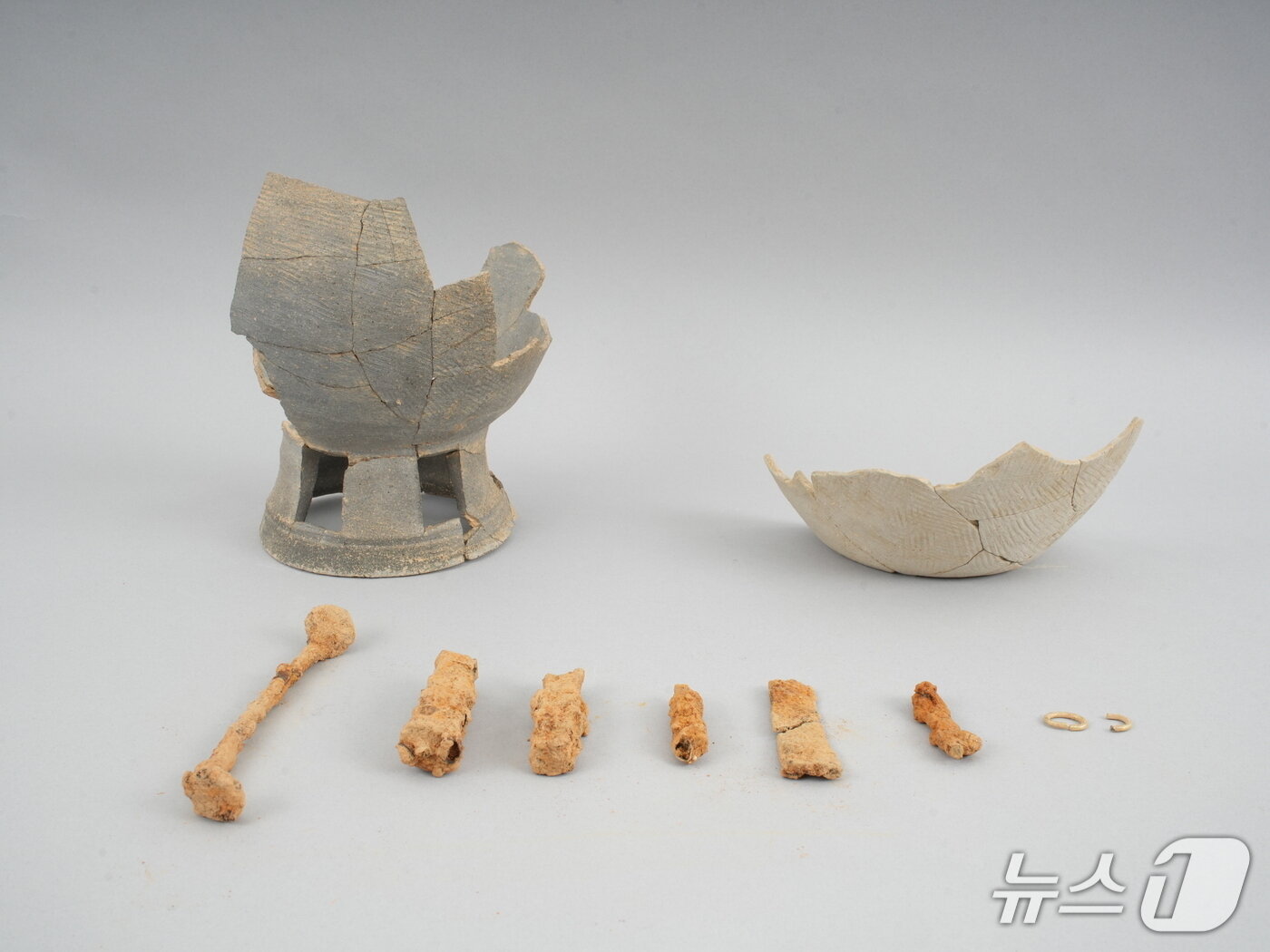 본문 이미지 - 보은군 '대야리 고분군' 에서 출토된 유물  (보은군 제공, 재판매 및 DB금지) /뉴스1