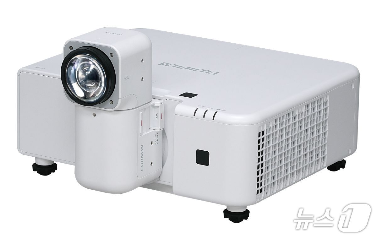 본문 이미지 - 초단초점 프로젝터 FP-ZUH6000 블랙(후지필름일렉트로닉이미징코리아 제공)