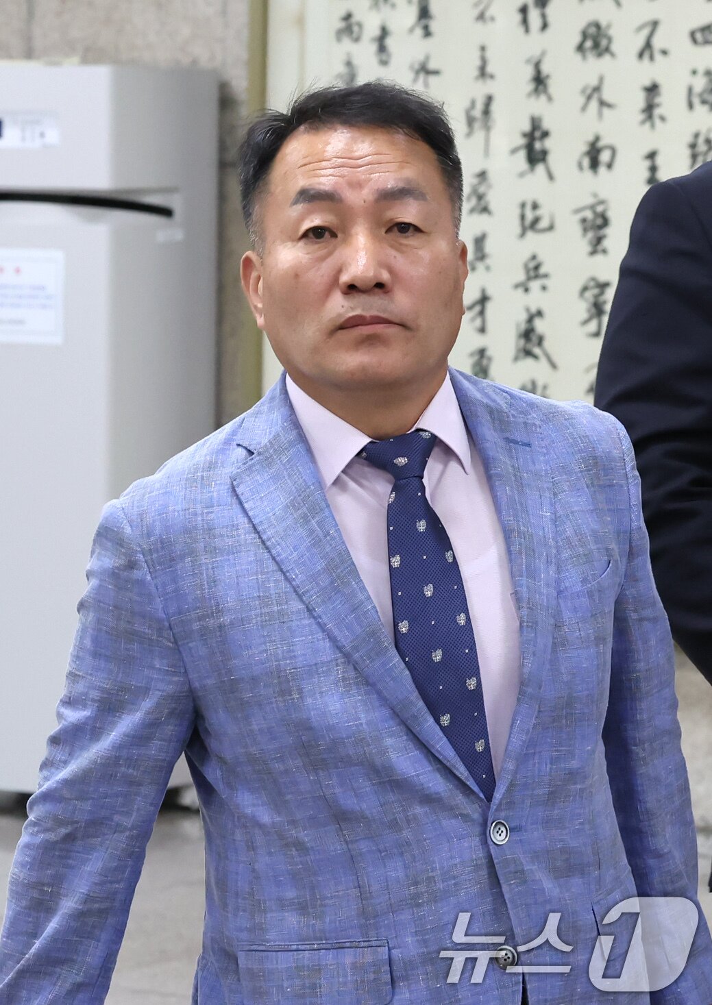 본문 이미지 - &#39;윤석열 전 대통령 격노설&#39;에 대한 위증 혐의를 받는 김계환 전 해병대사령관이 22일 오전 서울중앙지방법원에서 열린 영장실질심사&#40;구속 전 피의자 심문&#41;에 출석하고 있다. 2025.7.22/뉴스1 ⓒ News1 장수영 기자