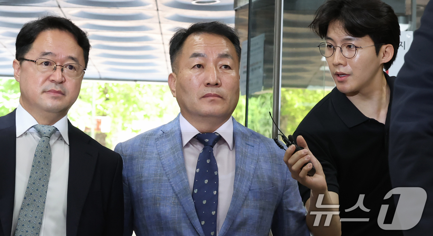 (서울=뉴스1) 장수영 기자 = '윤석열 전 대통령 격노설'에 대한 위증 혐의를 받는 김계환 전 해병대사령관이 22일 오전 서울중앙지방법원에서 열린 영장실질심사(구속 전 피의자 심 …