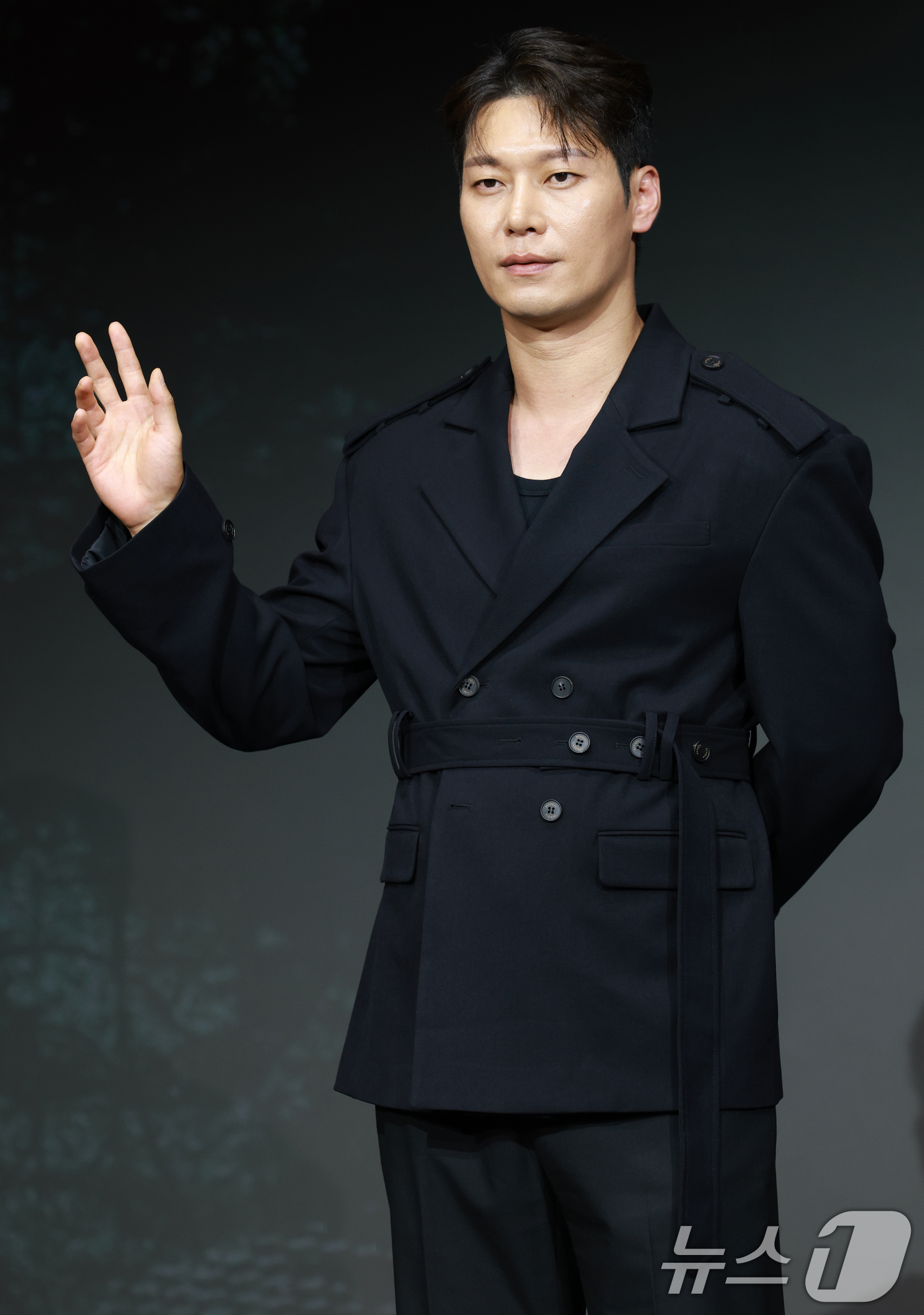 (서울=뉴스1) 권현진 기자 = 배우 박훈이 22일 오전 서울 마포구 호텔 나루 서울 엠갤러리에서 열린 넷플릭스 시리즈 '트리거' 제작발표회에 참석해 포즈를 취하고 있다.'트리거' …