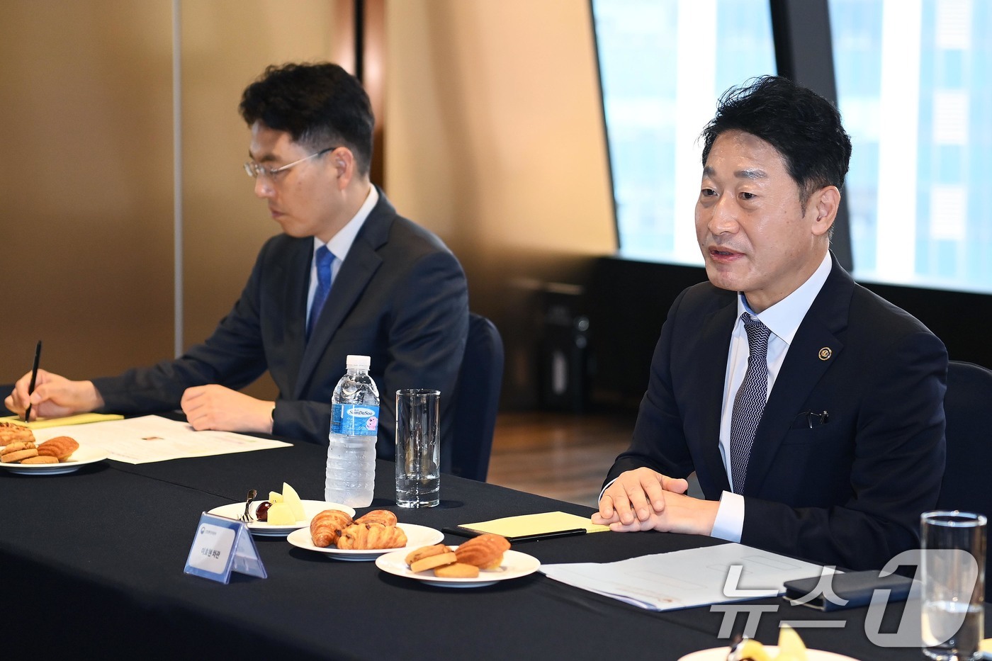 (서울=뉴스1) 이연주 기자 = 이호현 산업통상자원부 2차관이 22일 경기 고양시 현대모터스튜디오에서 열린 '산업부-현대차그룹 업무협력약정 체결식'에서 발언하고 있다. (산업통상자 …