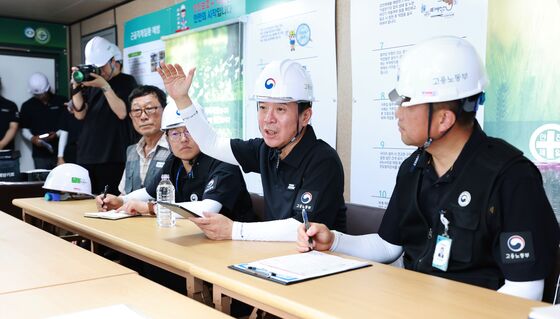 김영훈 노동장관 "포스코이앤씨 건설면허 취소 국토부와 검토"