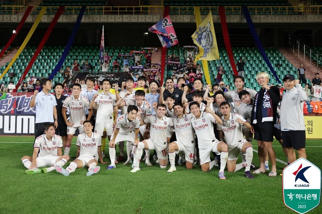 본문 이미지 -  포항 원정에서 5-1로 승리한 수원FC(한국프로축구연맹 제공)