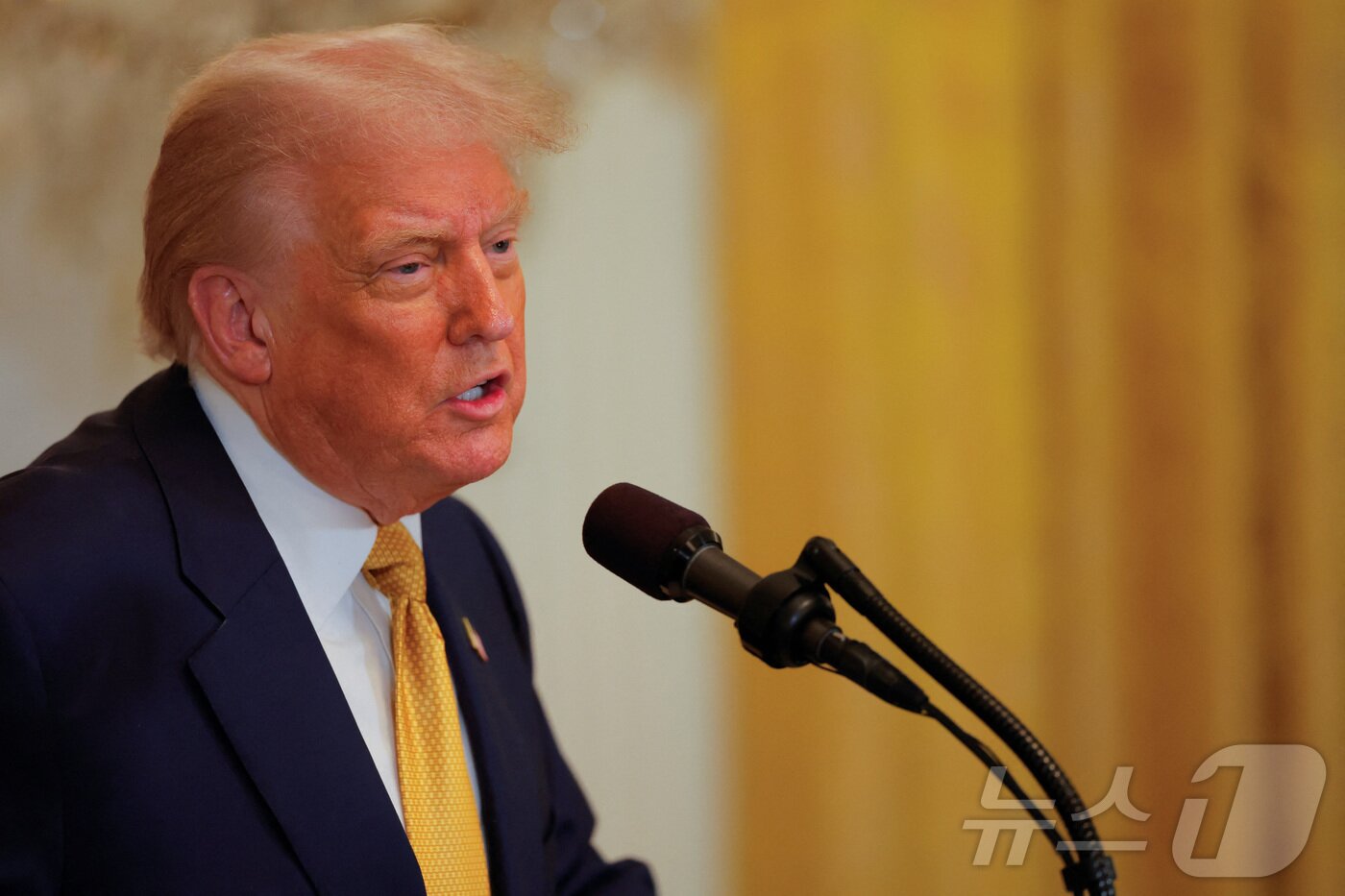 본문 이미지 - 도널드 트럼프 미국 대통령이 22일&#40;현지시간&#41; 워싱턴 백악관에서 열린 공화당 의원 초청 만찬에서 발언하고 있다. 2025.07.22 ⓒ 로이터=뉴스1 ⓒ News1 최종일 선임기자