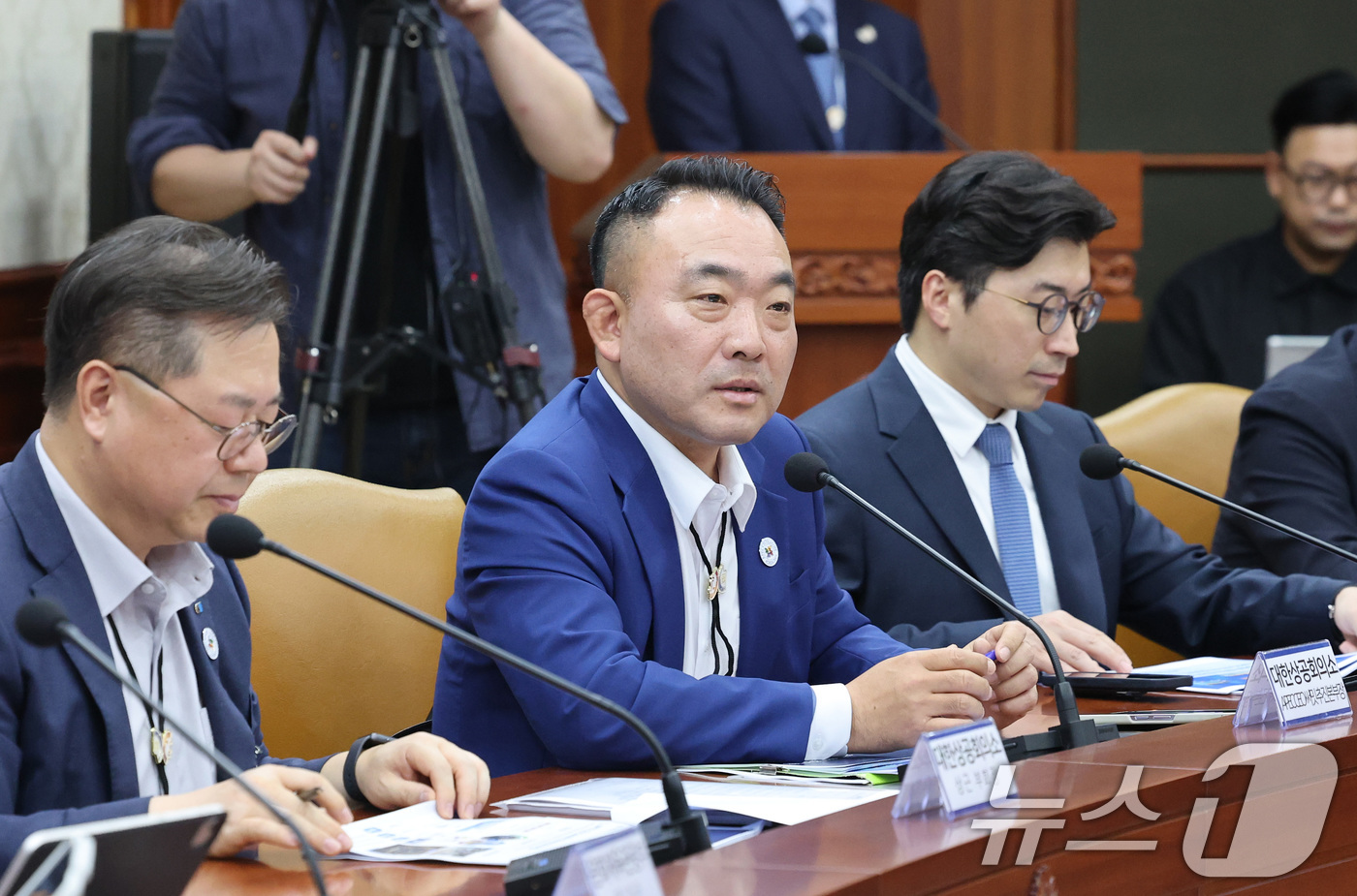 (서울=뉴스1) 임세영 기자 = 이성우 대한상공회의소 APEC CEO 써밋 추진본부장이 23일 오전 서울 종로구 정부서울청사에서 열린 APEC 정상회의 종합점검회의에서 경제인 행사 …