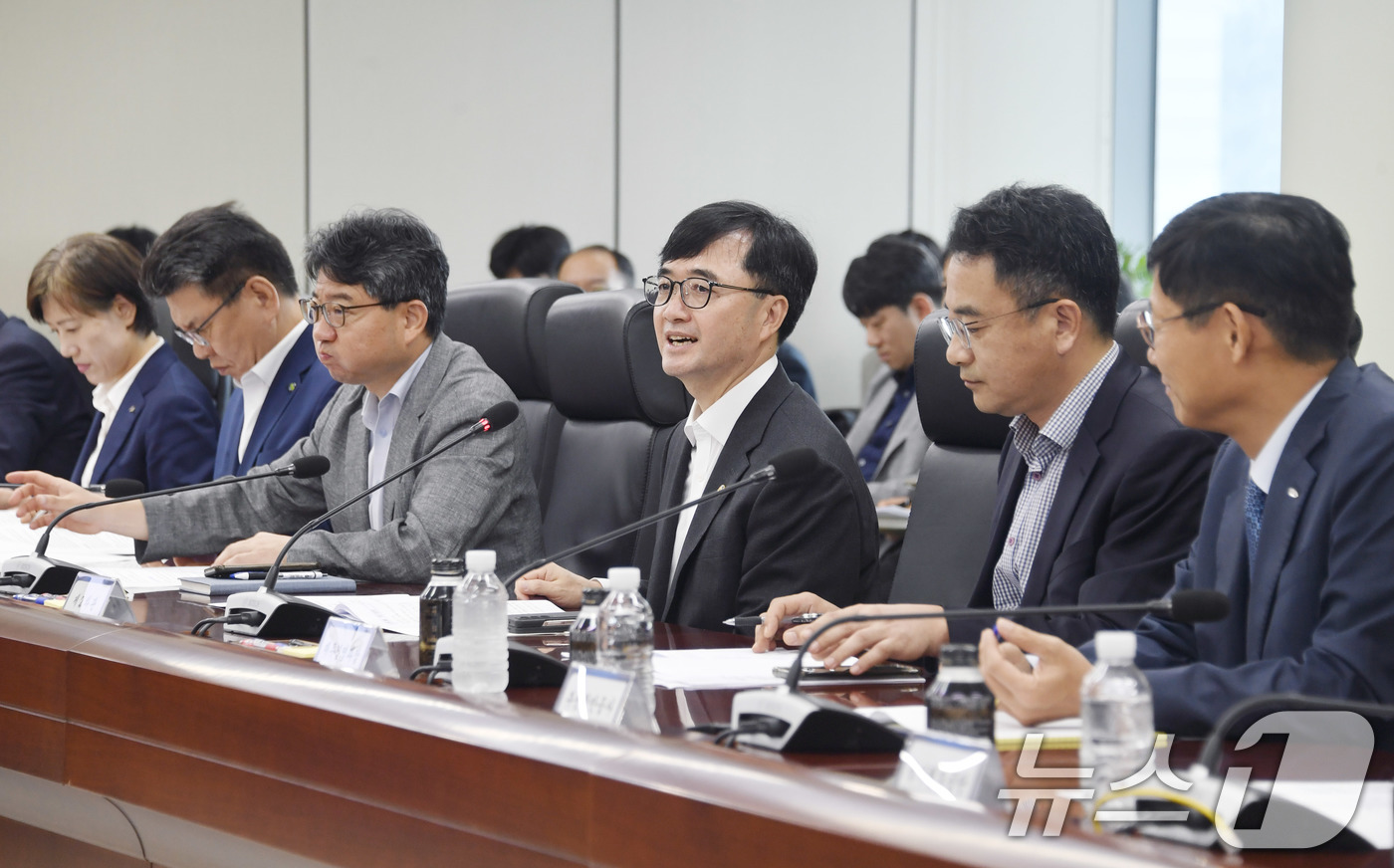 (서울=뉴스1) = 임기근 기획재정부 2차관이 23일 서울 서초구 한전아트센터에서 열린 '제19차 공공기관 투자집행 점검회의'를 주재하고 있다. (기획재정부 제공. 재판매 및 DB …