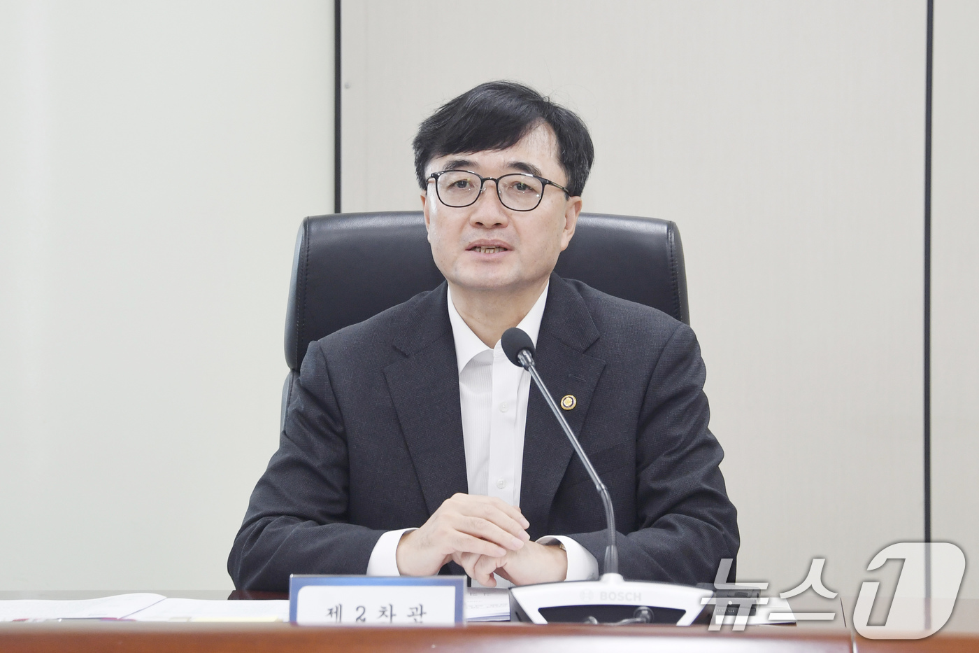 (서울=뉴스1) = 임기근 기획재정부 2차관이 23일 서울 서초구 한전아트센터에서 열린 '제19차 공공기관 투자집행 점검회의'를 주재하고 있다. (기획재정부 제공. 재판매 및 DB …